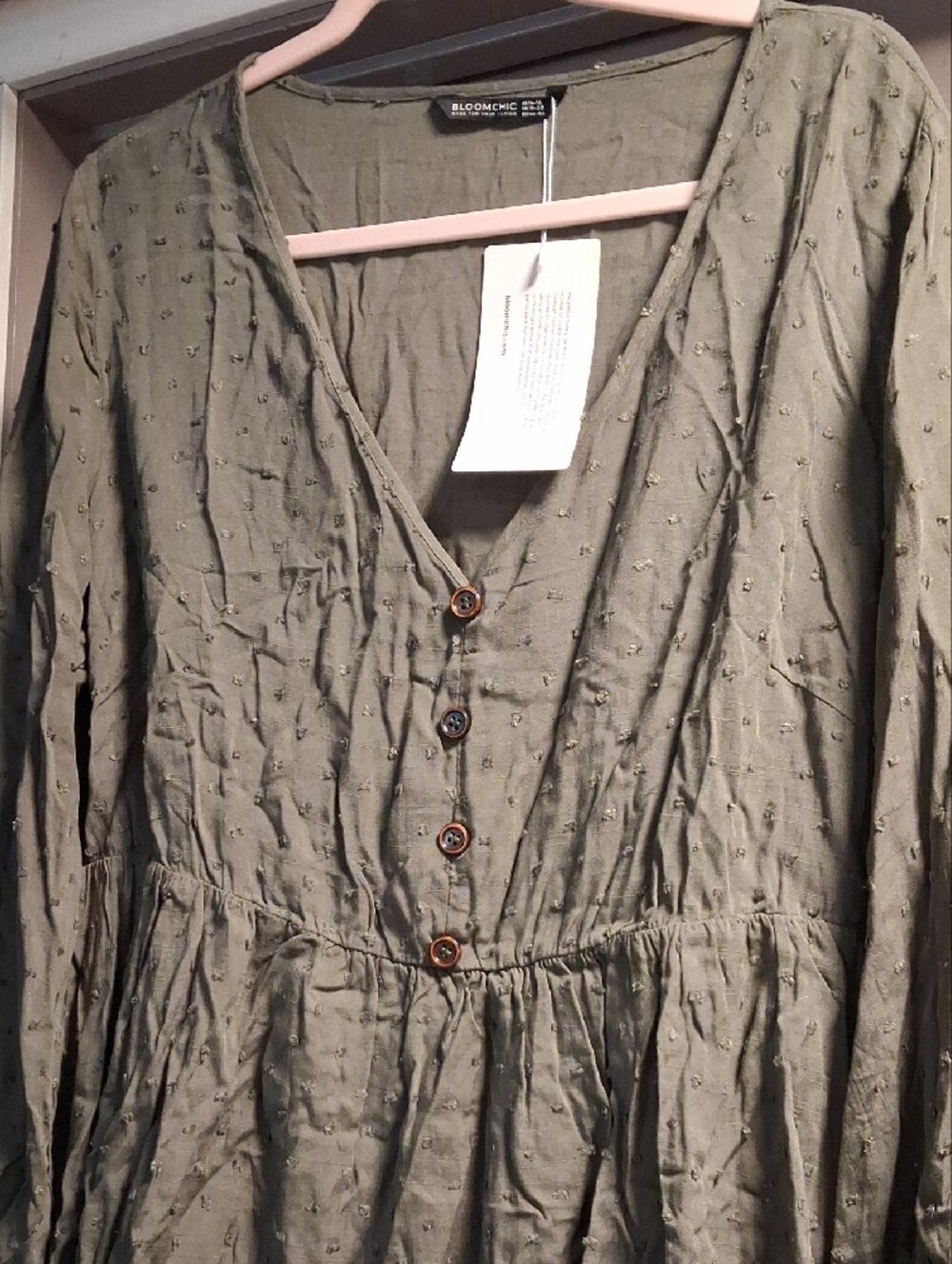BloomChic Olive-Tone Textured V-Neck Top - Picture 2 of 4